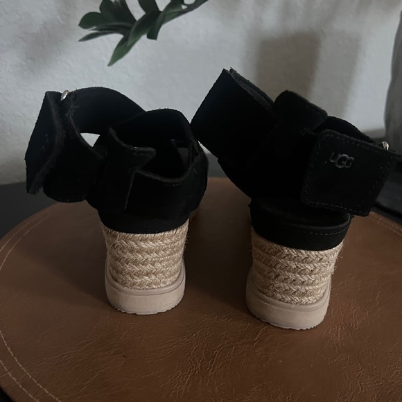 UGG Ileana Black Tan Wedge Shoes Modern Casual - Picture 5 of 9